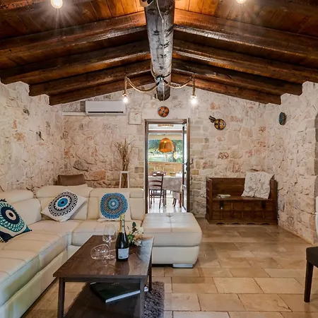 Villa Trulli Italia 6&2, Emma Castellana Grotte