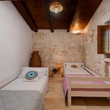 Villa Trulli Italia 6&2, Emma *